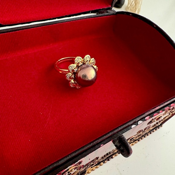 Authentic Freshwater Edison Baroque Pearl with 14 KGP Band Ring. Gorgeous! - Picture 1 of 4